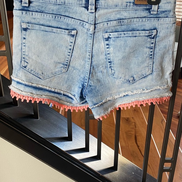 Girls Jordache faded blue dye shorts - Picture 2 of 5